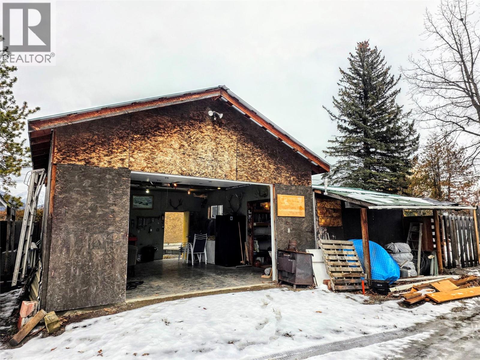 9215 Moffat Avenue, Invermere, British Columbia  V0A 1K5 - Photo 5 - 10372632