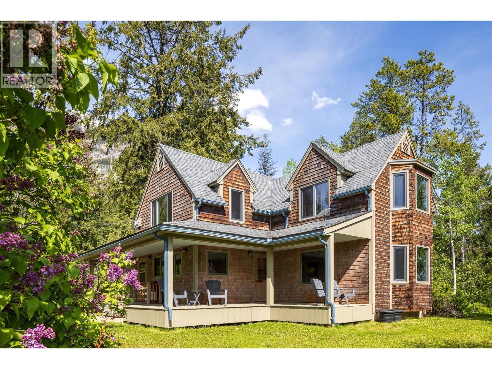 1615 Campbell Road, Golden, British Columbia  V0A 1H7 - Photo 11 - 10372773