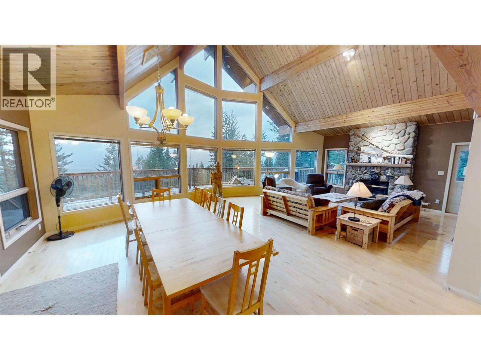 5285 Greenwood Road, Edgewater, British Columbia  V0A 1E0 - Photo 13 - 10370248