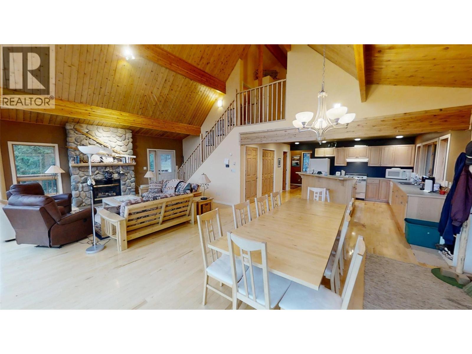 5285 Greenwood Road, Edgewater, British Columbia  V0A 1E0 - Photo 15 - 10370248