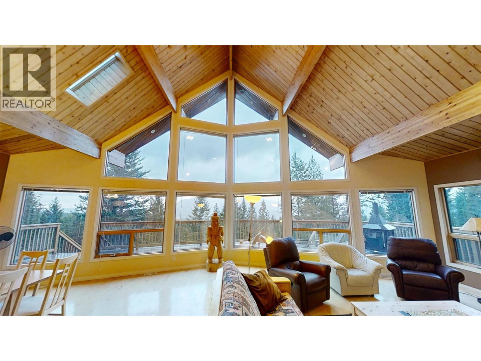 5285 Greenwood Road, Edgewater, British Columbia  V0A 1E0 - Photo 17 - 10370248