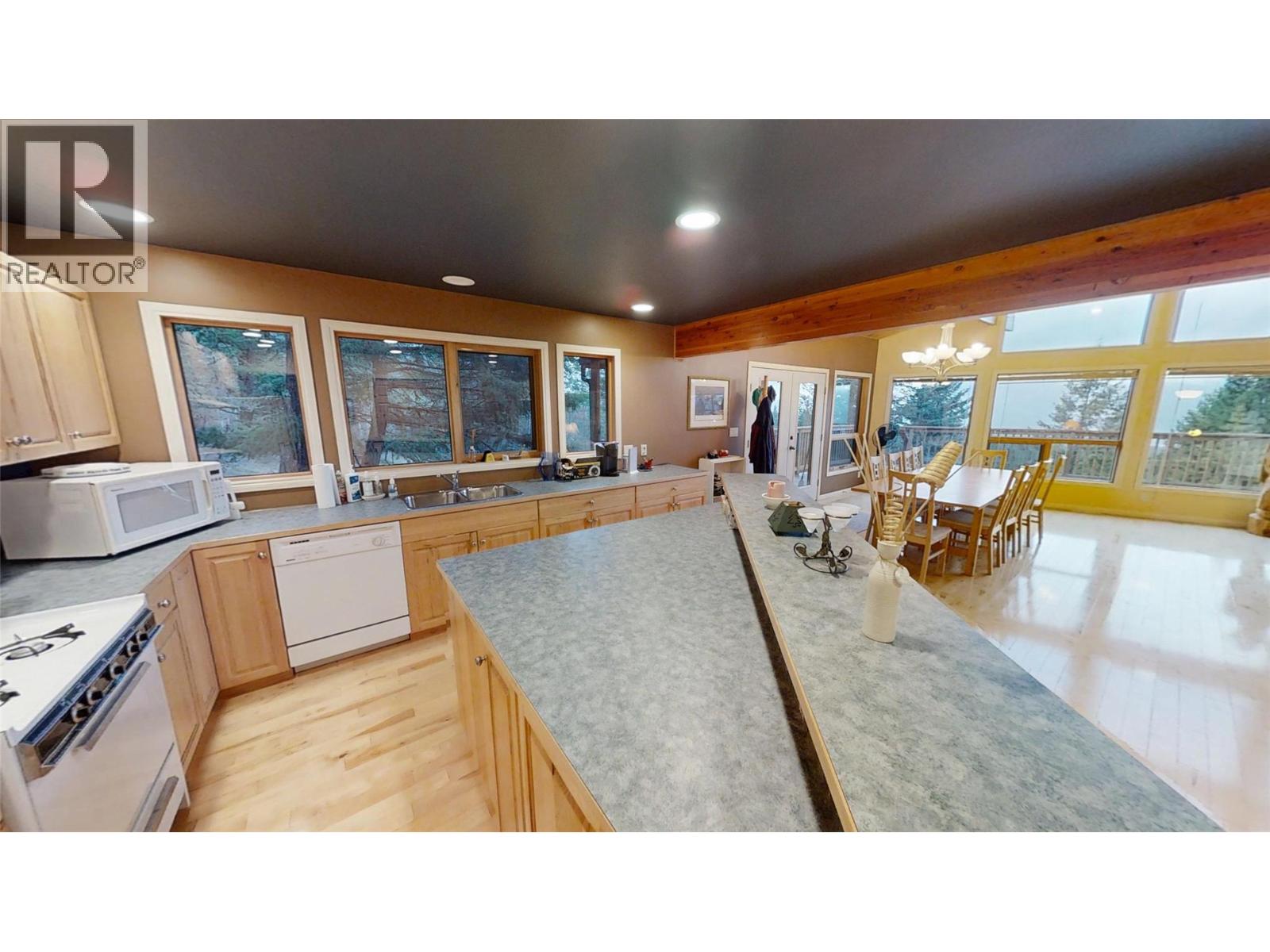 5285 Greenwood Road, Edgewater, British Columbia  V0A 1E0 - Photo 26 - 10370248