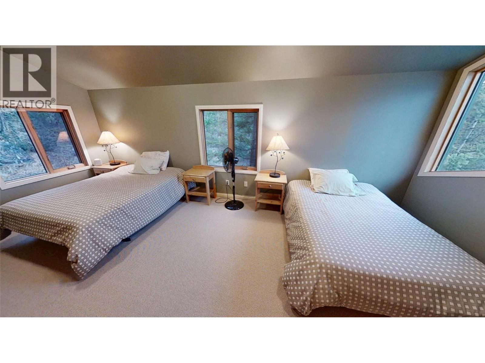 5285 Greenwood Road, Edgewater, British Columbia  V0A 1E0 - Photo 32 - 10370248