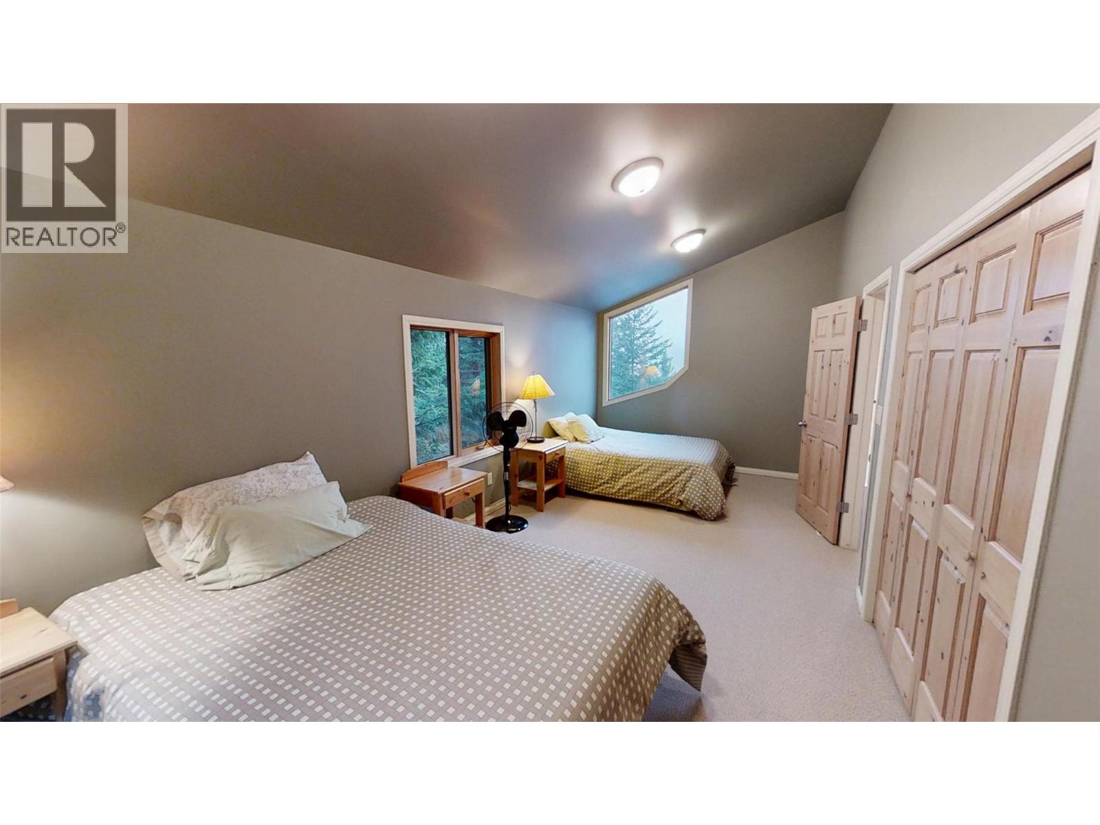 5285 Greenwood Road, Edgewater, British Columbia  V0A 1E0 - Photo 34 - 10370248