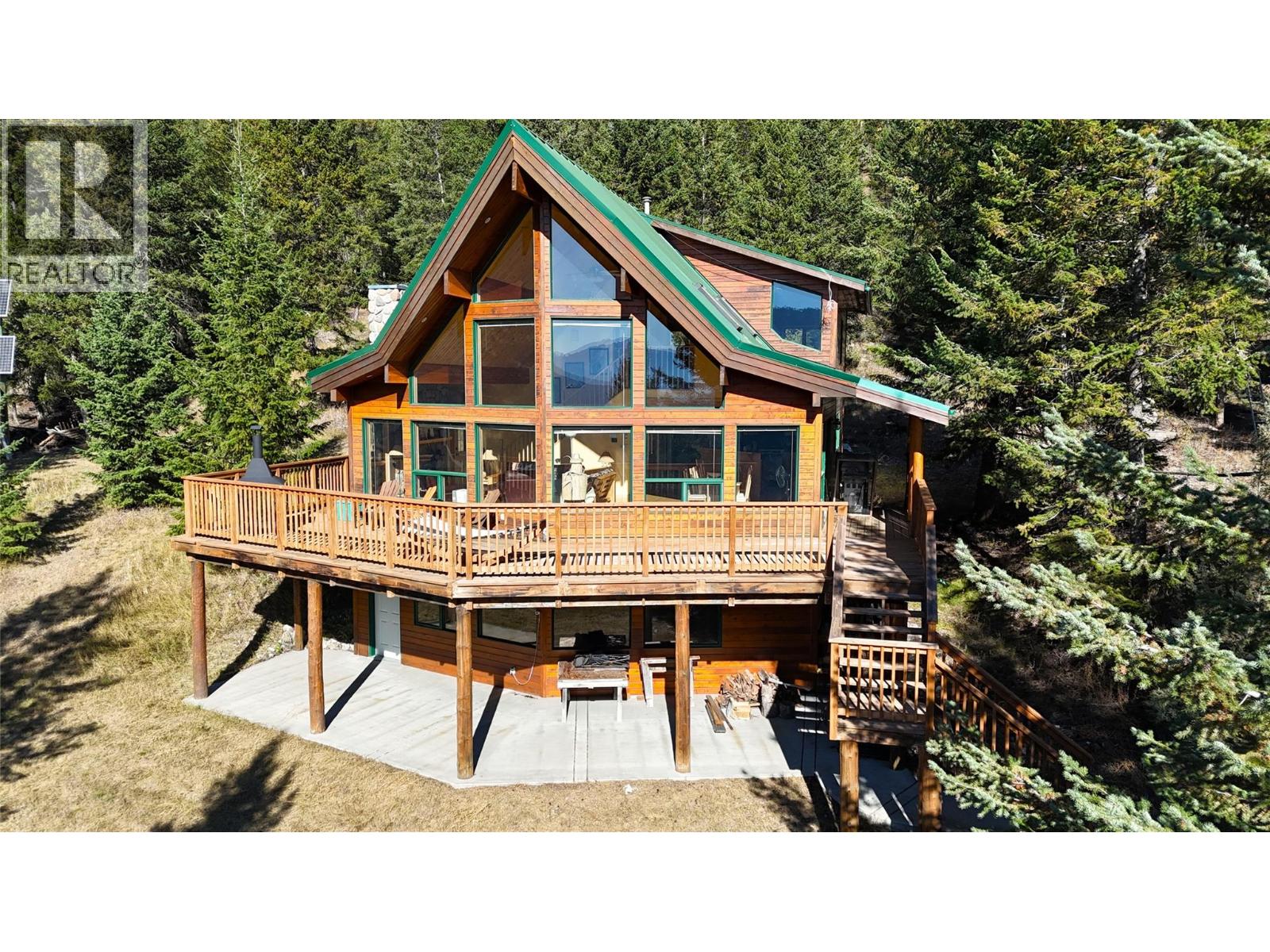 5285 Greenwood Road, Edgewater, British Columbia  V0A 1E0 - Photo 4 - 10370248