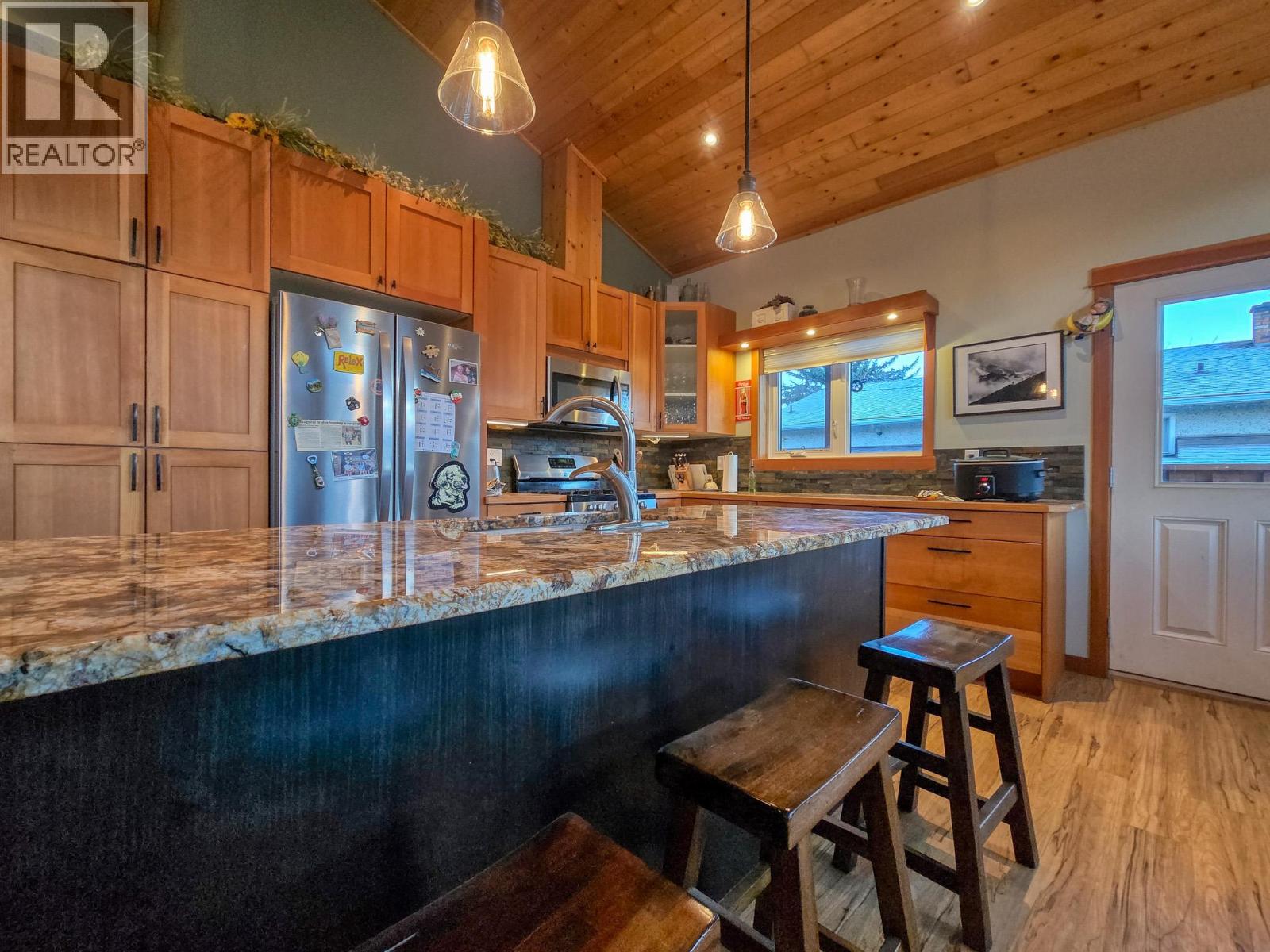 918 5th Avenue, Invermere, British Columbia  V0A 1K0 - Photo 17 - 10364832