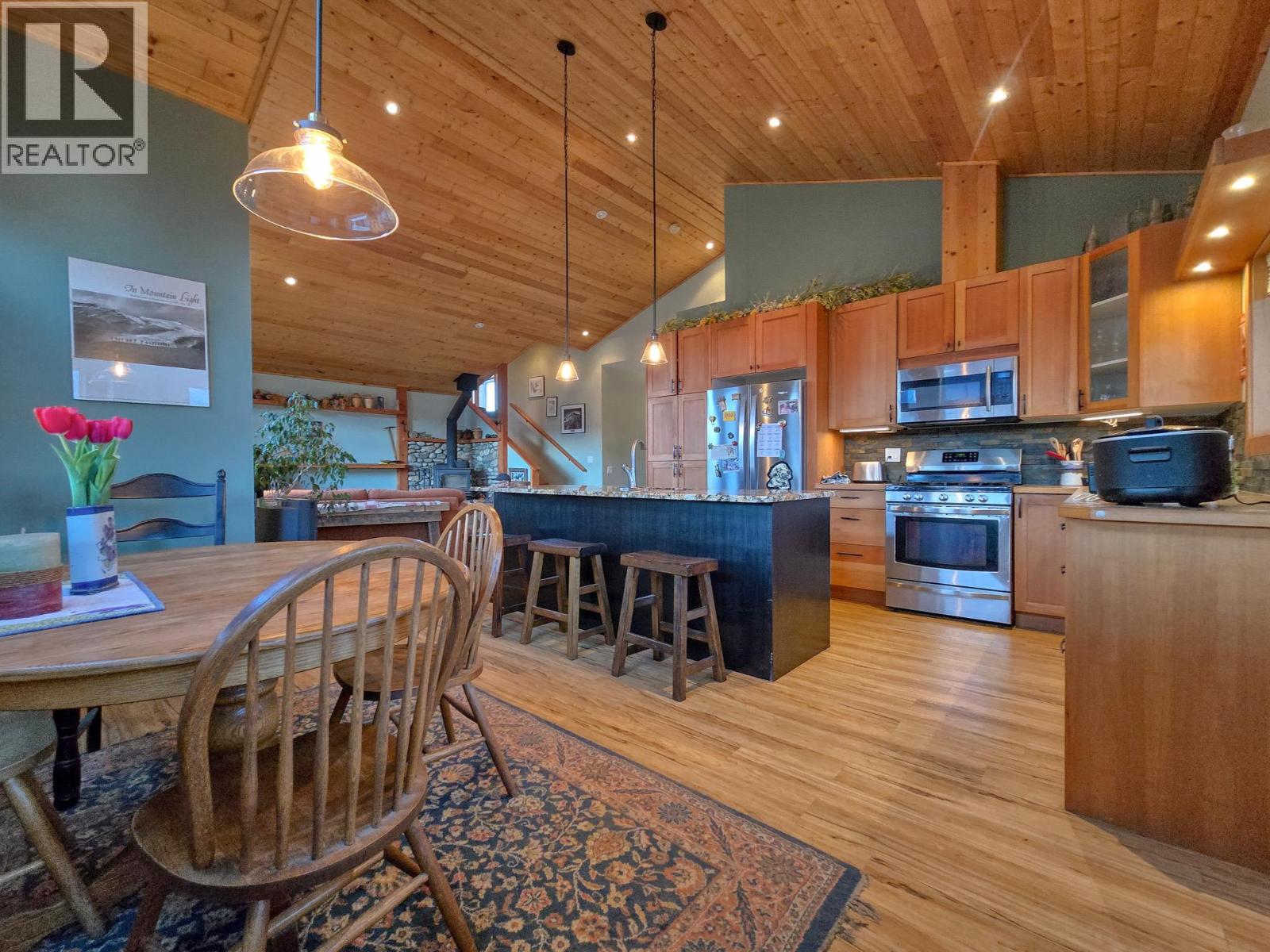 918 5th Avenue, Invermere, British Columbia  V0A 1K0 - Photo 29 - 10364832