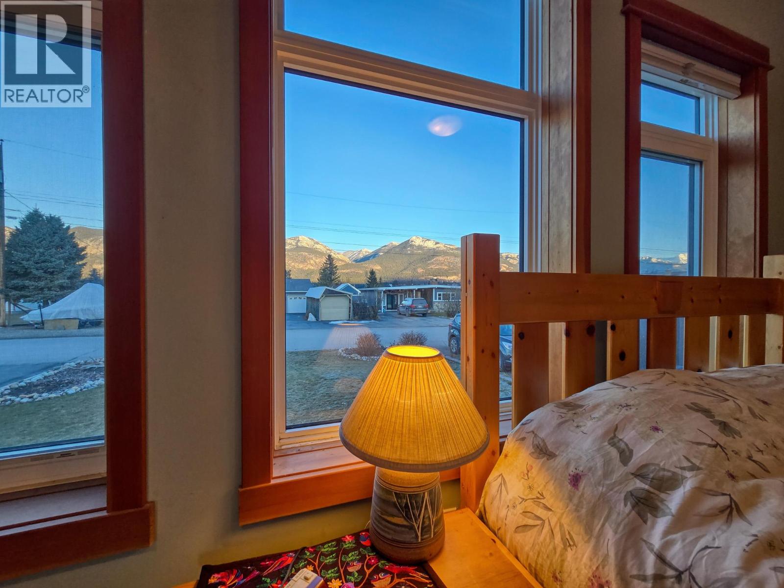 918 5th Avenue, Invermere, British Columbia  V0A 1K0 - Photo 35 - 10364832