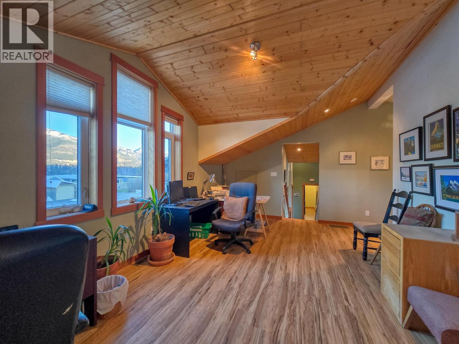 918 5th Avenue, Invermere, British Columbia  V0A 1K0 - Photo 39 - 10364832