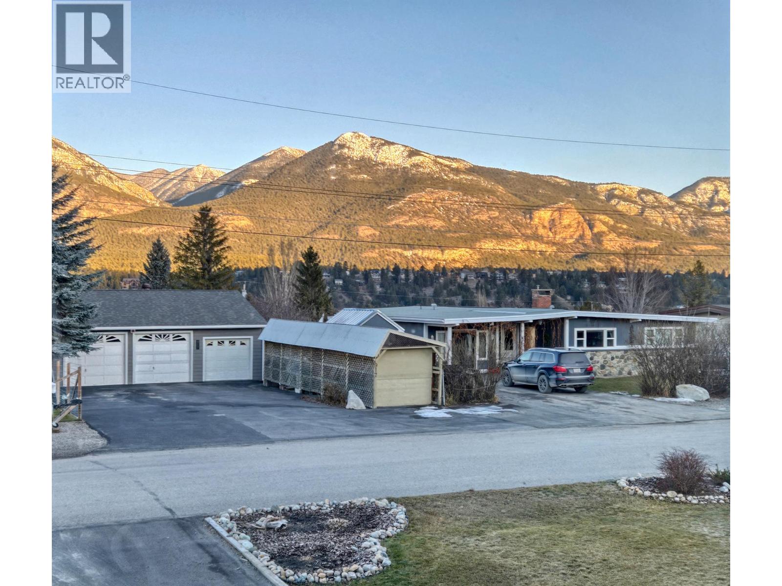 918 5th Avenue, Invermere, British Columbia  V0A 1K0 - Photo 41 - 10364832