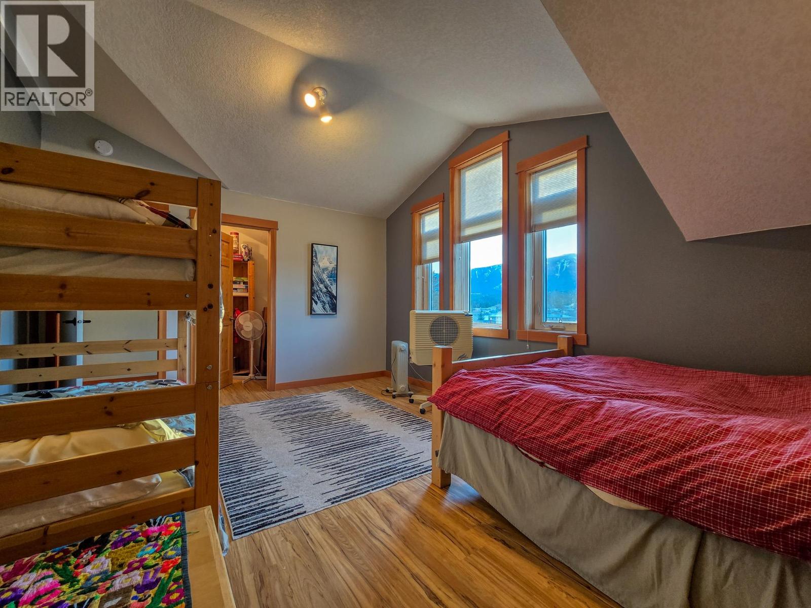 918 5th Avenue, Invermere, British Columbia  V0A 1K0 - Photo 46 - 10364832