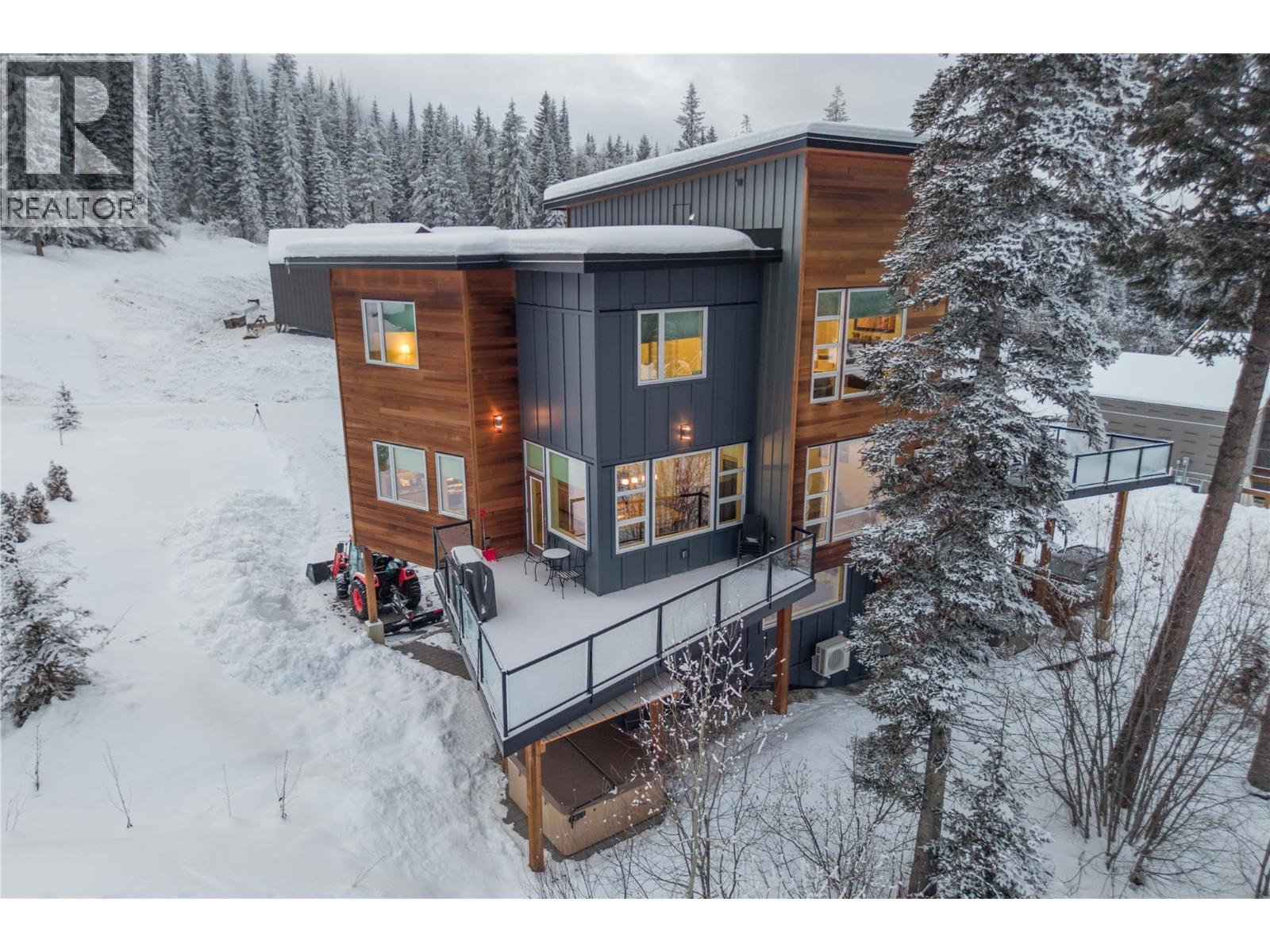 1637 THompson Crescent, Golden, British Columbia