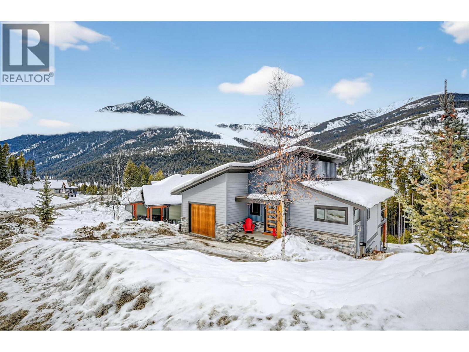 2179 Trappers Way, Panorama, British Columbia