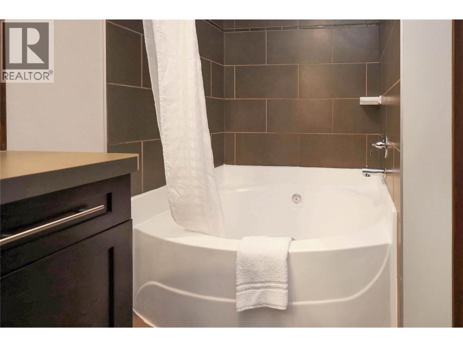 700 Bighorn Boulevard Unit# 715 F, Radium Hot Springs, British Columbia  V0A 1M0 - Photo 27 - 10375289