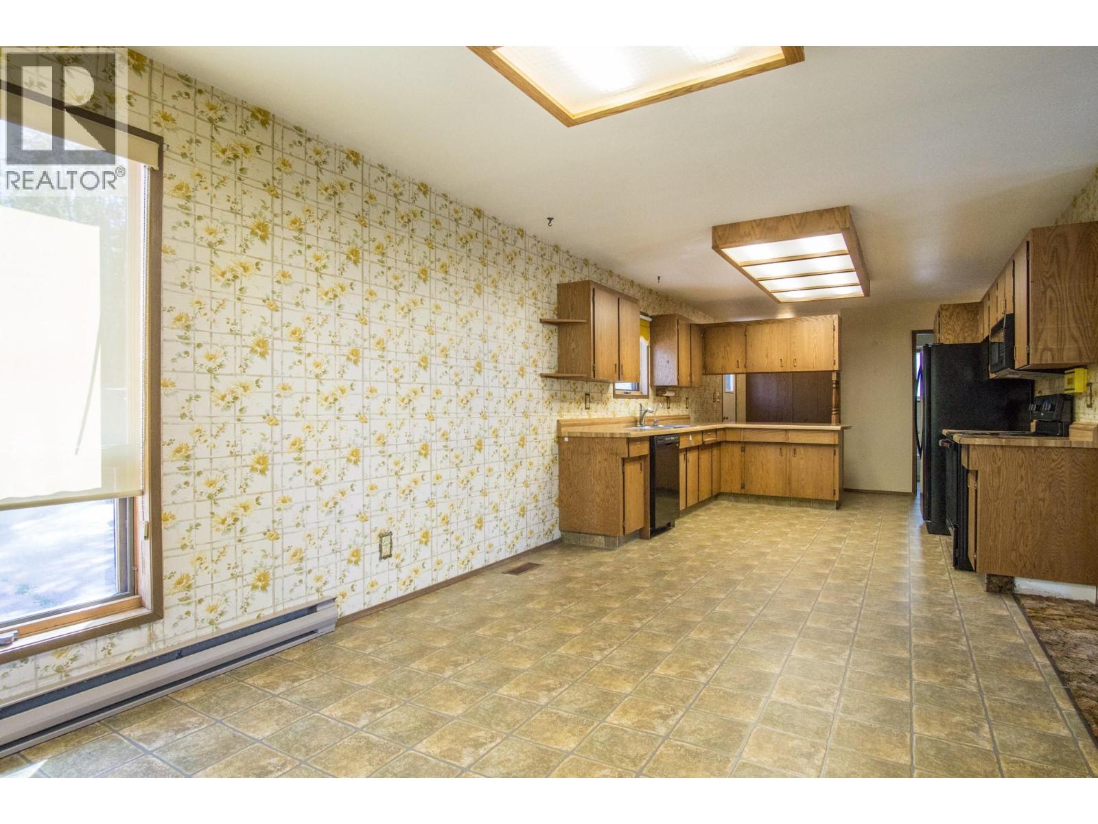 1049 Swansea Road, Invermere, British Columbia  V0A 1K3 - Photo 11 - 10375081