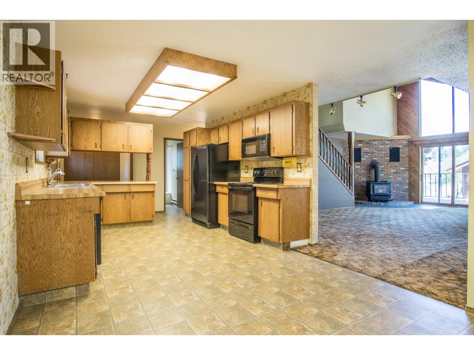 1049 Swansea Road, Invermere, British Columbia  V0A 1K3 - Photo 12 - 10375081