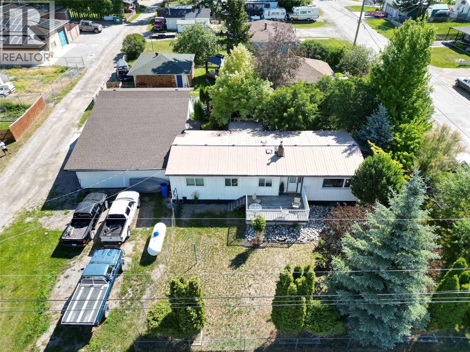 7516 Columbia Avenue, Radium Hot Springs, British Columbia