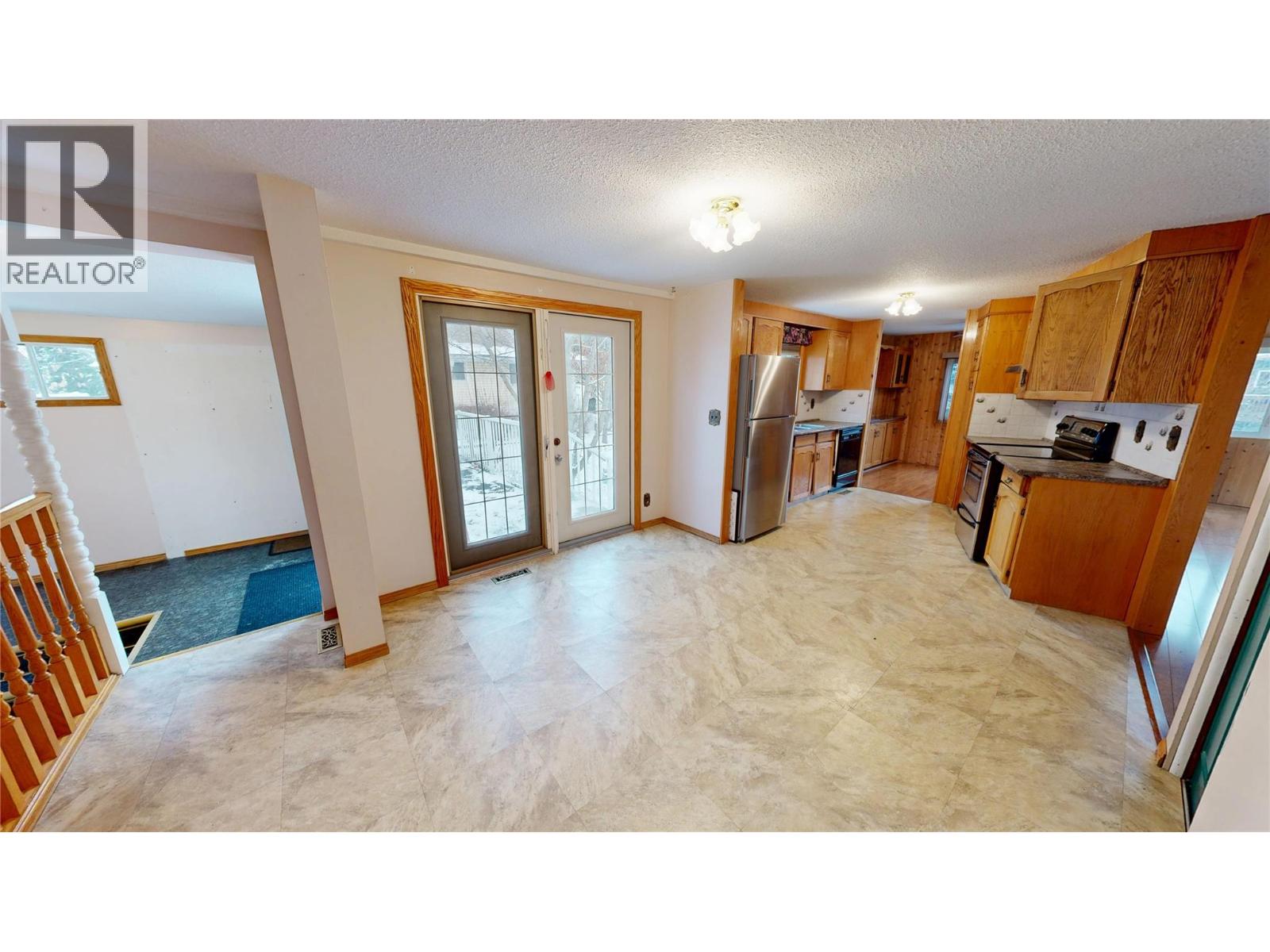 7516 Columbia Avenue, Radium Hot Springs, British Columbia  V0A 1M0 - Photo 4 - 10375799