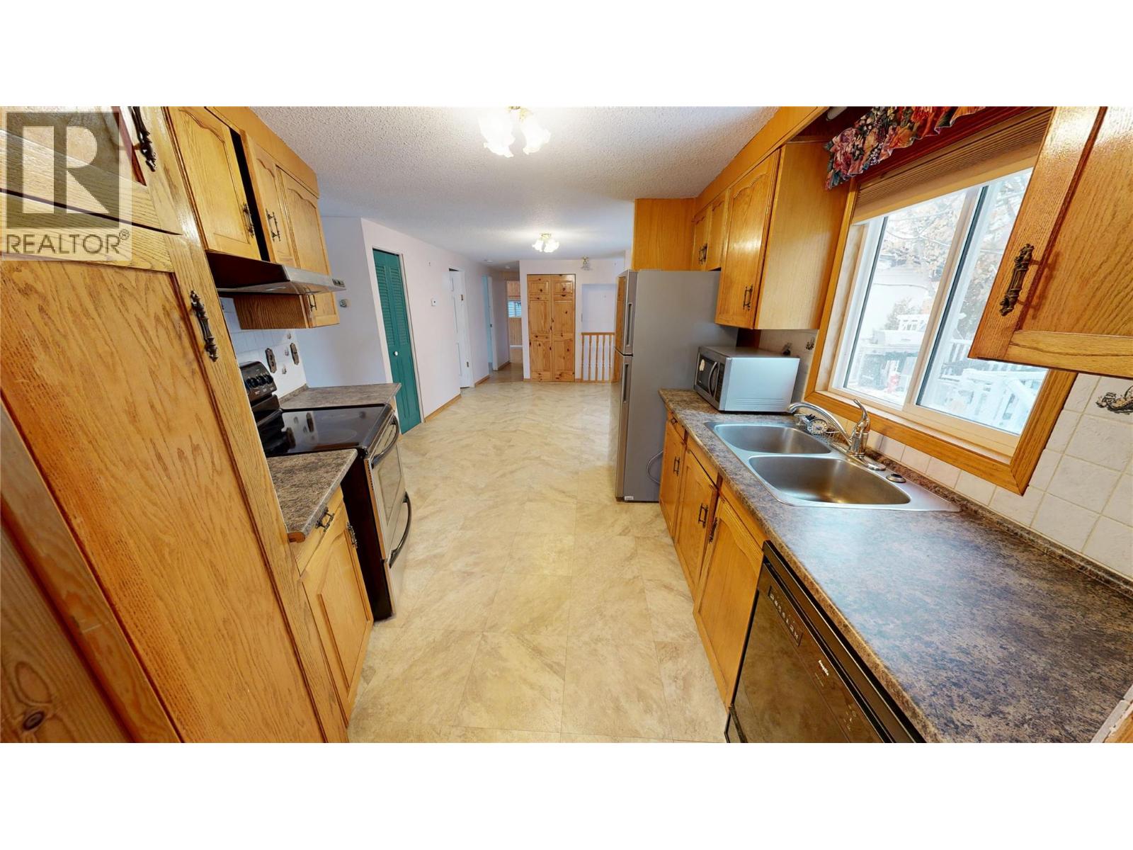 7516 Columbia Avenue, Radium Hot Springs, British Columbia  V0A 1M0 - Photo 7 - 10375799