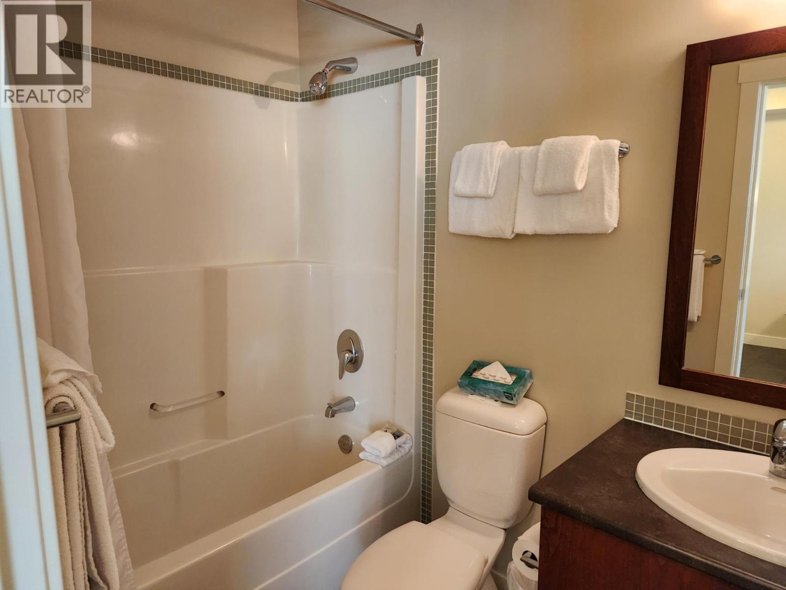 2049 Summit Drive Unit# 211a, Panorama, British Columbia  V0A 1T0 - Photo 14 - 10376078