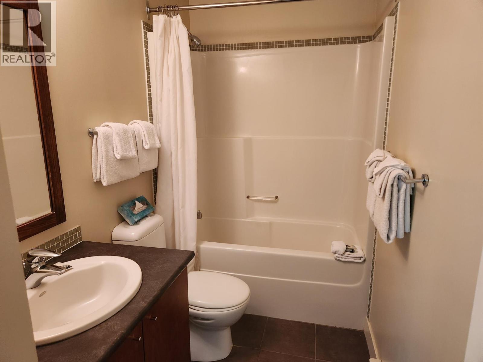 2049 Summit Drive Unit# 211a, Panorama, British Columbia  V0A 1T0 - Photo 17 - 10376078