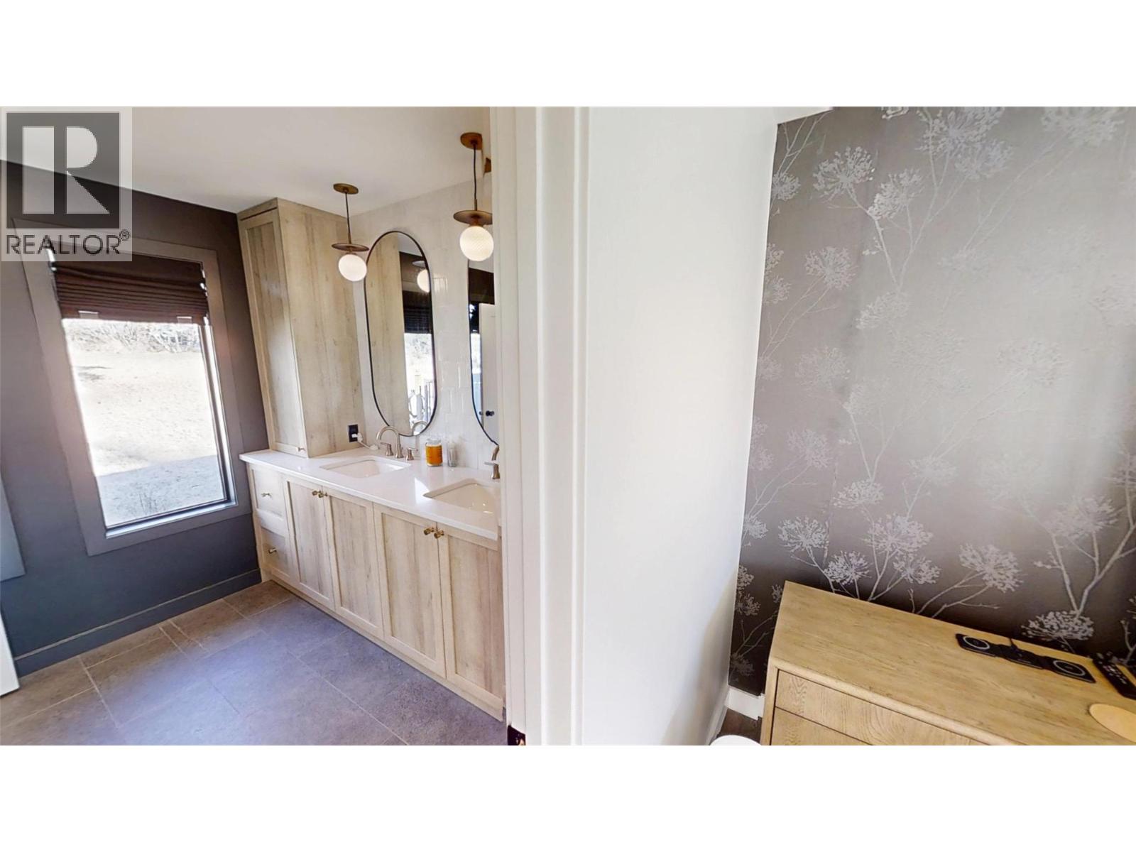 521 Upper Lakeview Road, Invermere, British Columbia  V0A 1K3 - Photo 12 - 10376119