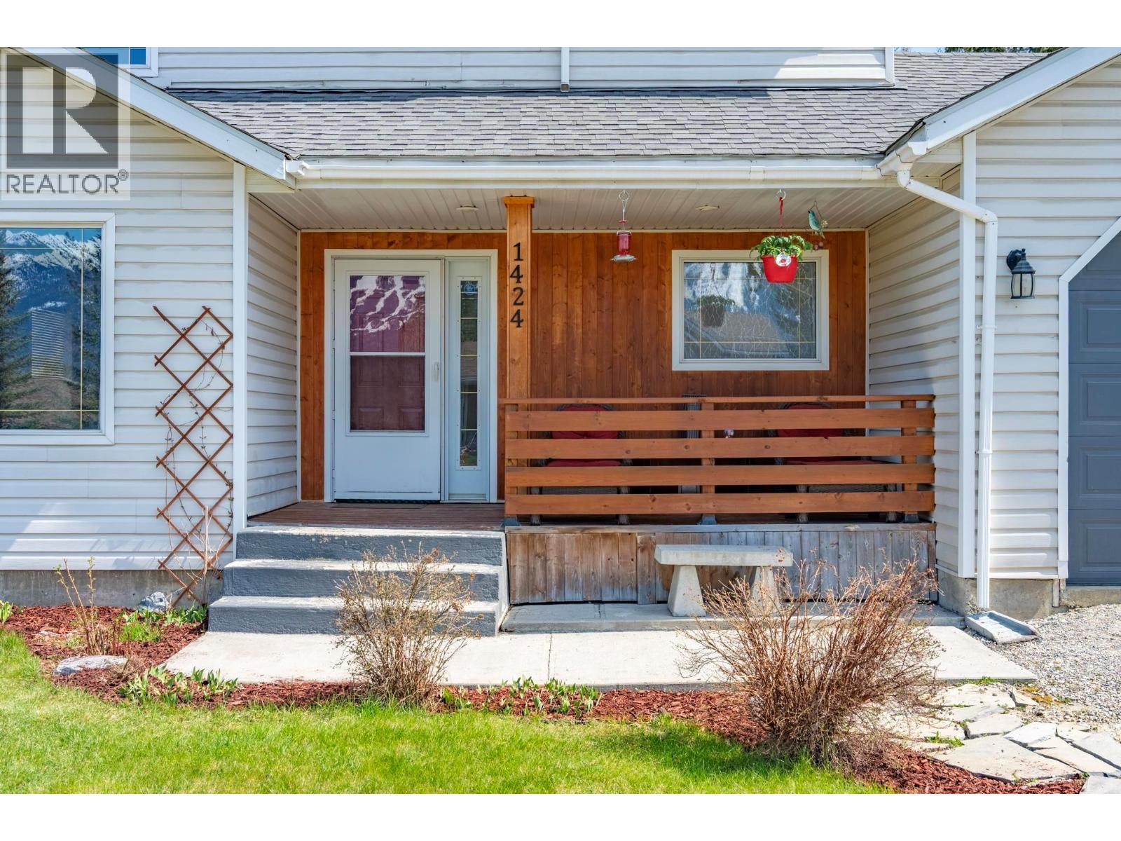 1424 Deer Ridge Road, Golden, British Columbia  V0A 1H1 - Photo 3 - 10376060