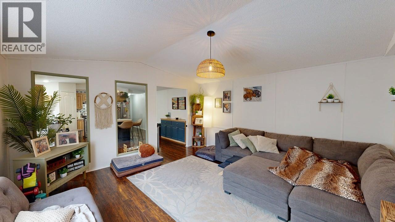 686 Almberg Road Unit# #44, Golden, British Columbia  V0A 1H2 - Photo 3 - 10376087