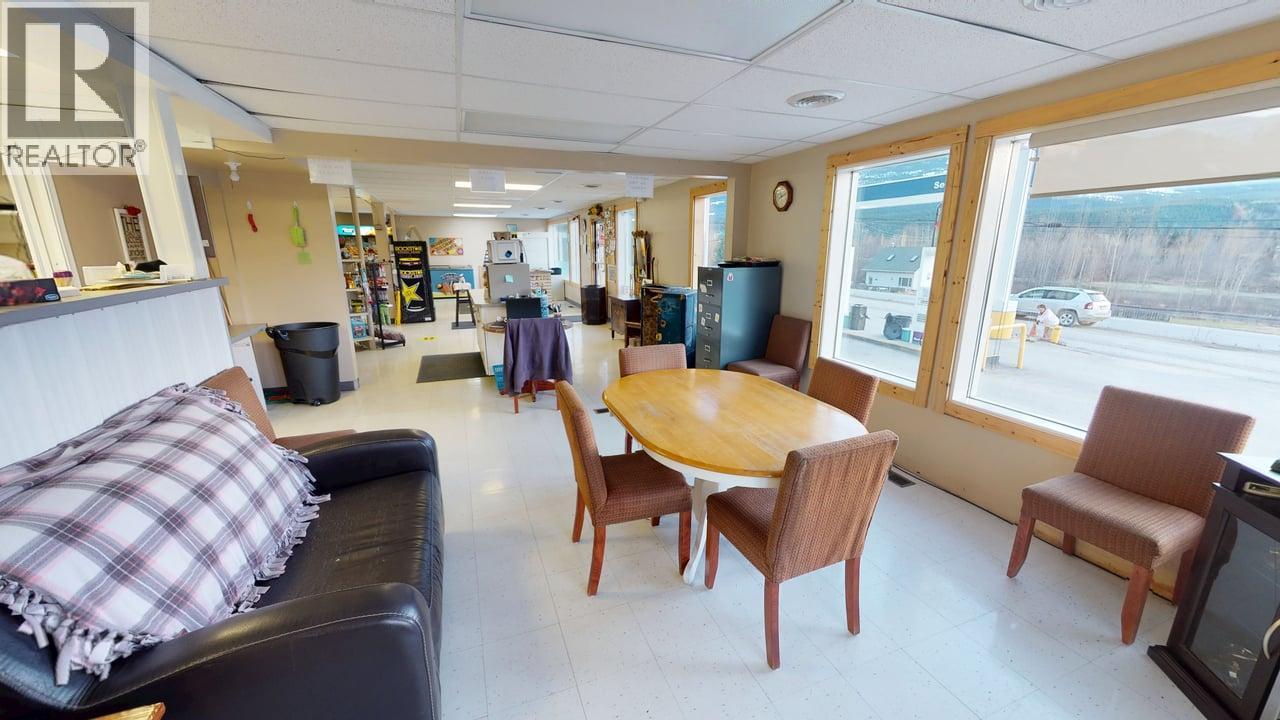 747 Nicholson Road, Golden, British Columbia  V0A 1H2 - Photo 8 - 10376460