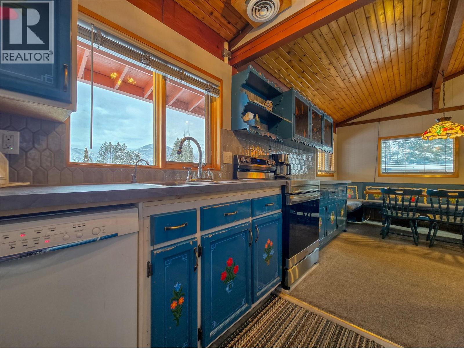 1721 8th Avenue, Invermere, British Columbia  V0A 1K4 - Photo 17 - 10376420