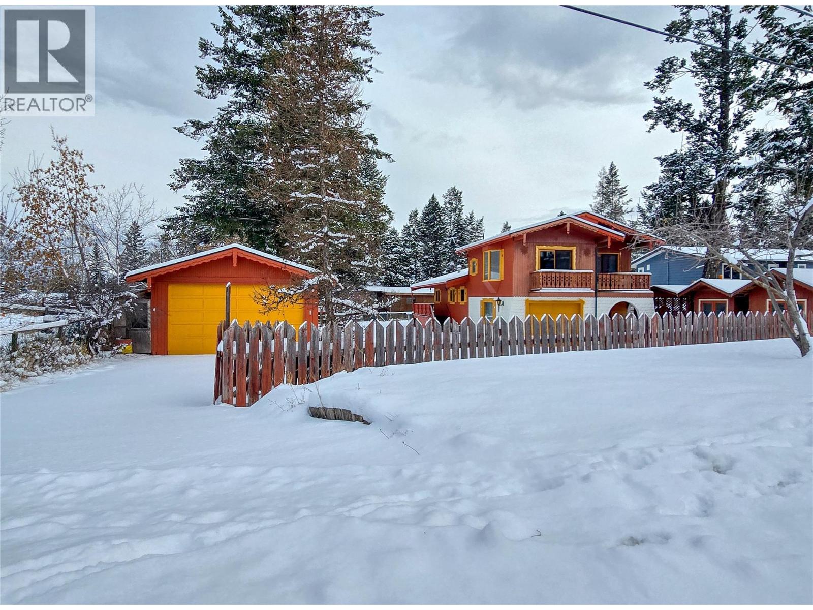 1721 8th Avenue, Invermere, British Columbia  V0A 1K4 - Photo 2 - 10376420