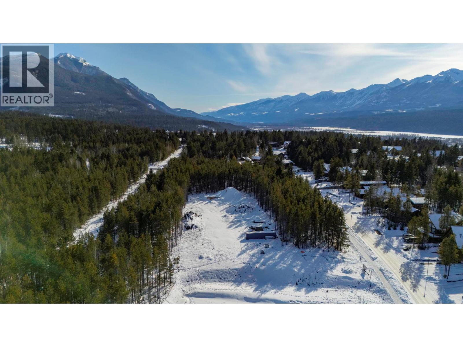 1424 Granite Drive, Golden, British Columbia  V0A 1H0 - Photo 2 - 10377167