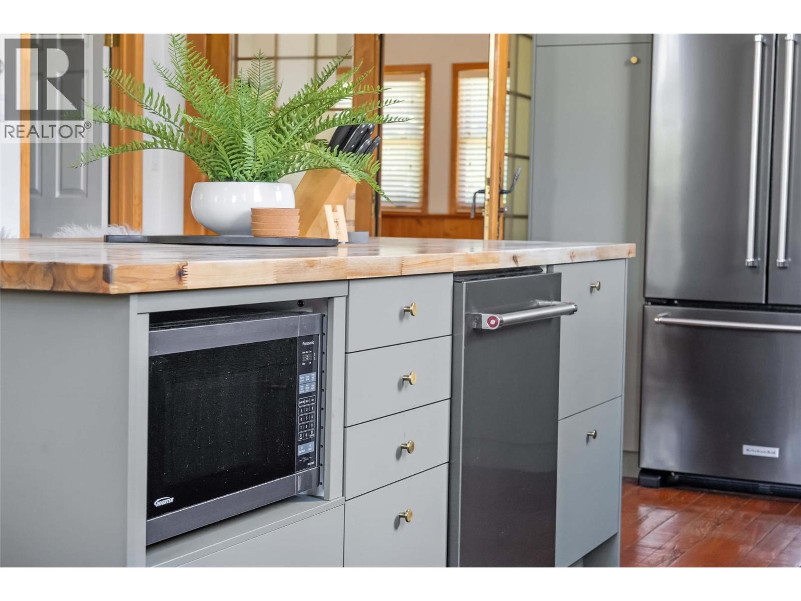 9211 West Avenue, Wilmer, British Columbia  V0A 1K5 - Photo 10 - 10377148