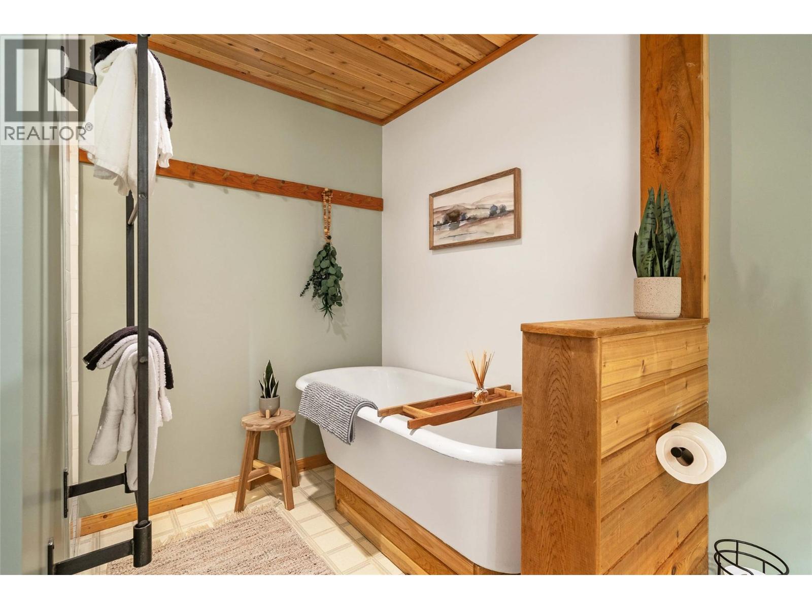 9211 West Avenue, Wilmer, British Columbia  V0A 1K5 - Photo 37 - 10377148