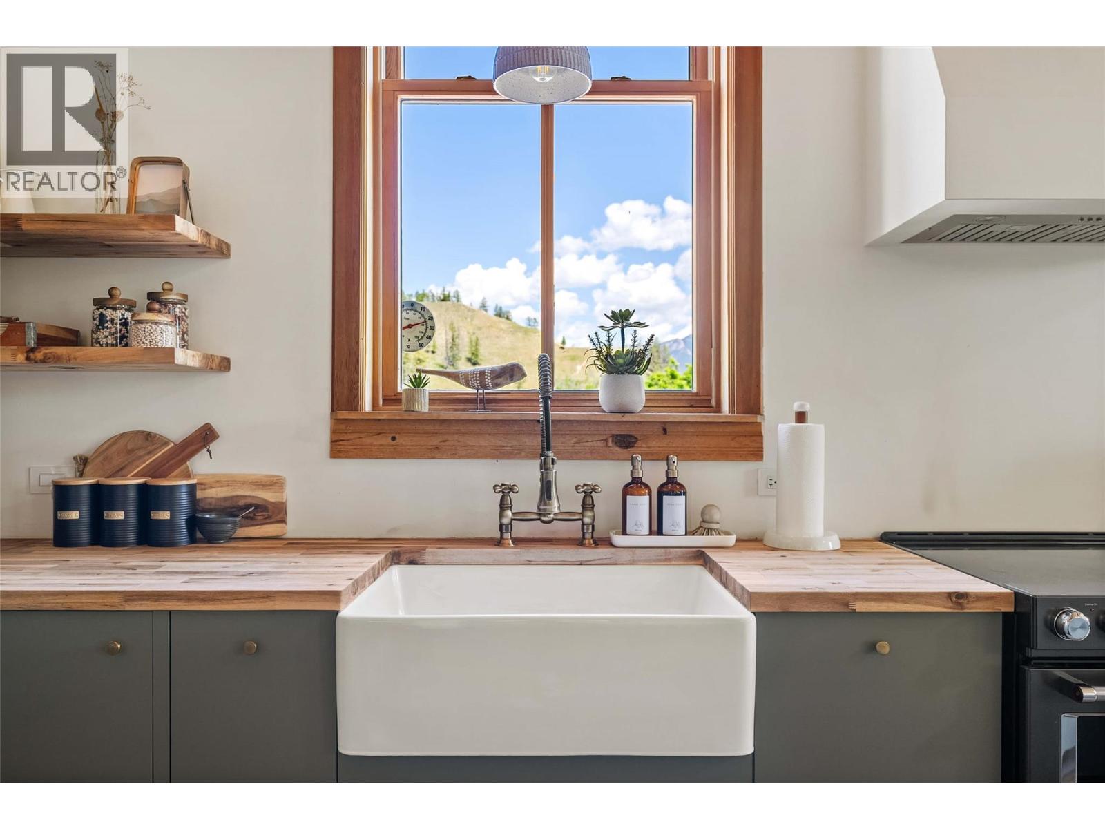 9211 West Avenue, Wilmer, British Columbia  V0A 1K5 - Photo 8 - 10377148