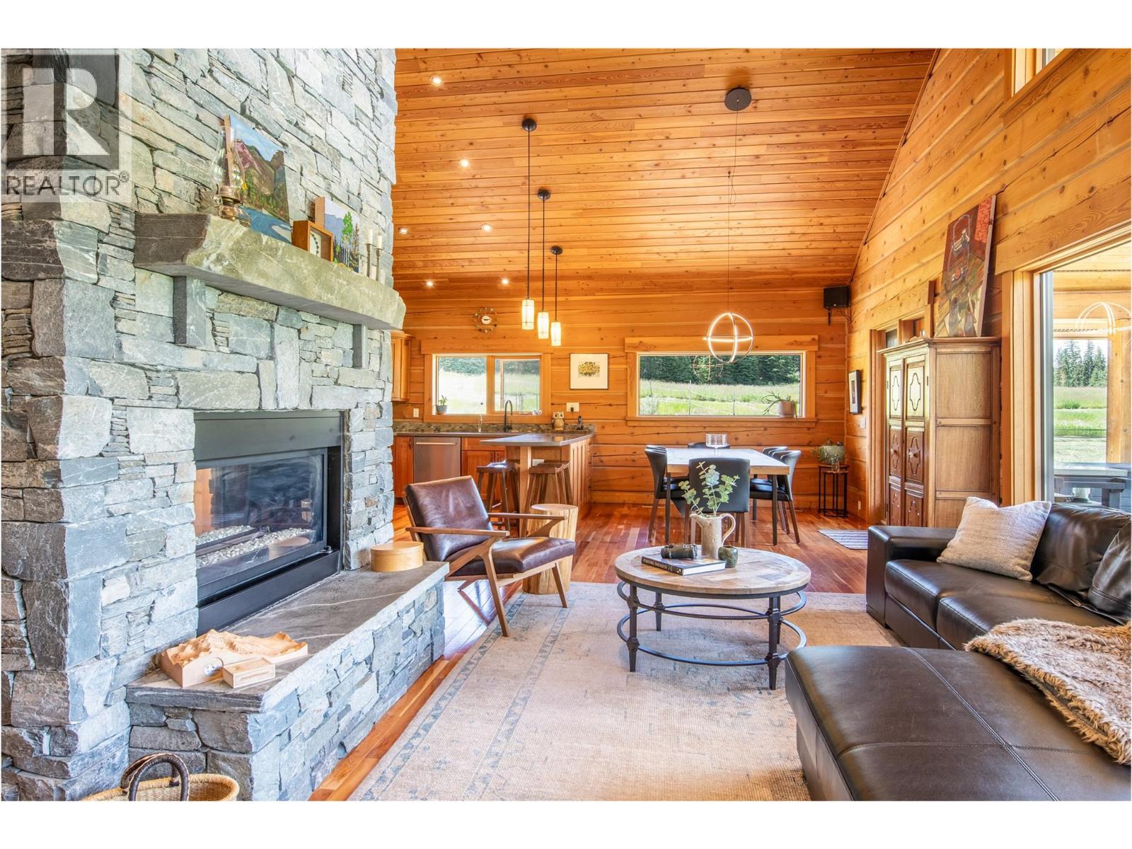 2550 Kettleston Road, Golden, British Columbia  V0A 1H1 - Photo 4 - 10377527