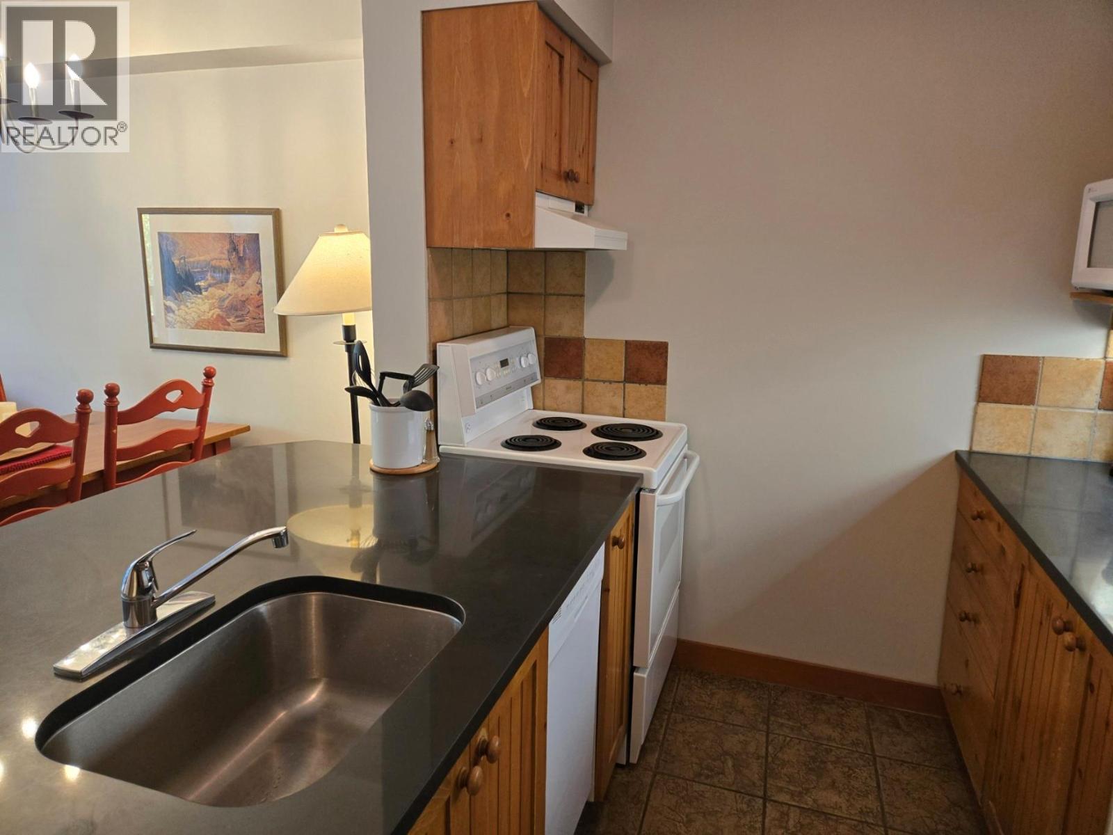 2080 Summit Drive Unit# 108, Panorama, British Columbia  V0A 1T0 - Photo 11 - 10377545