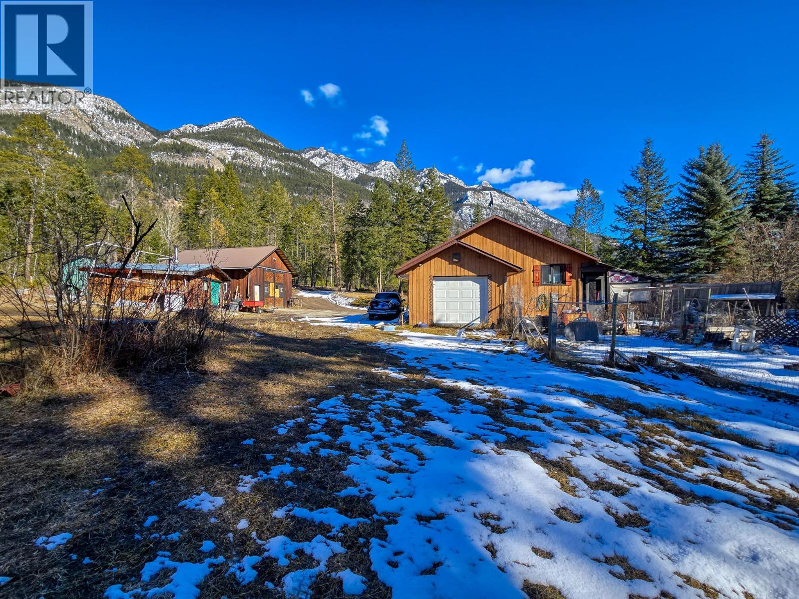 2837 BERREY Road, Brisco, British Columbia