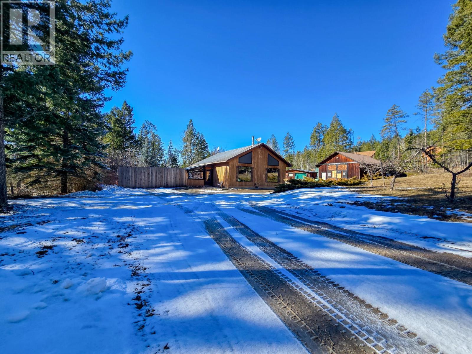 2837 Berrey Road, Brisco, British Columbia  V0A 1B0 - Photo 10 - 10377916