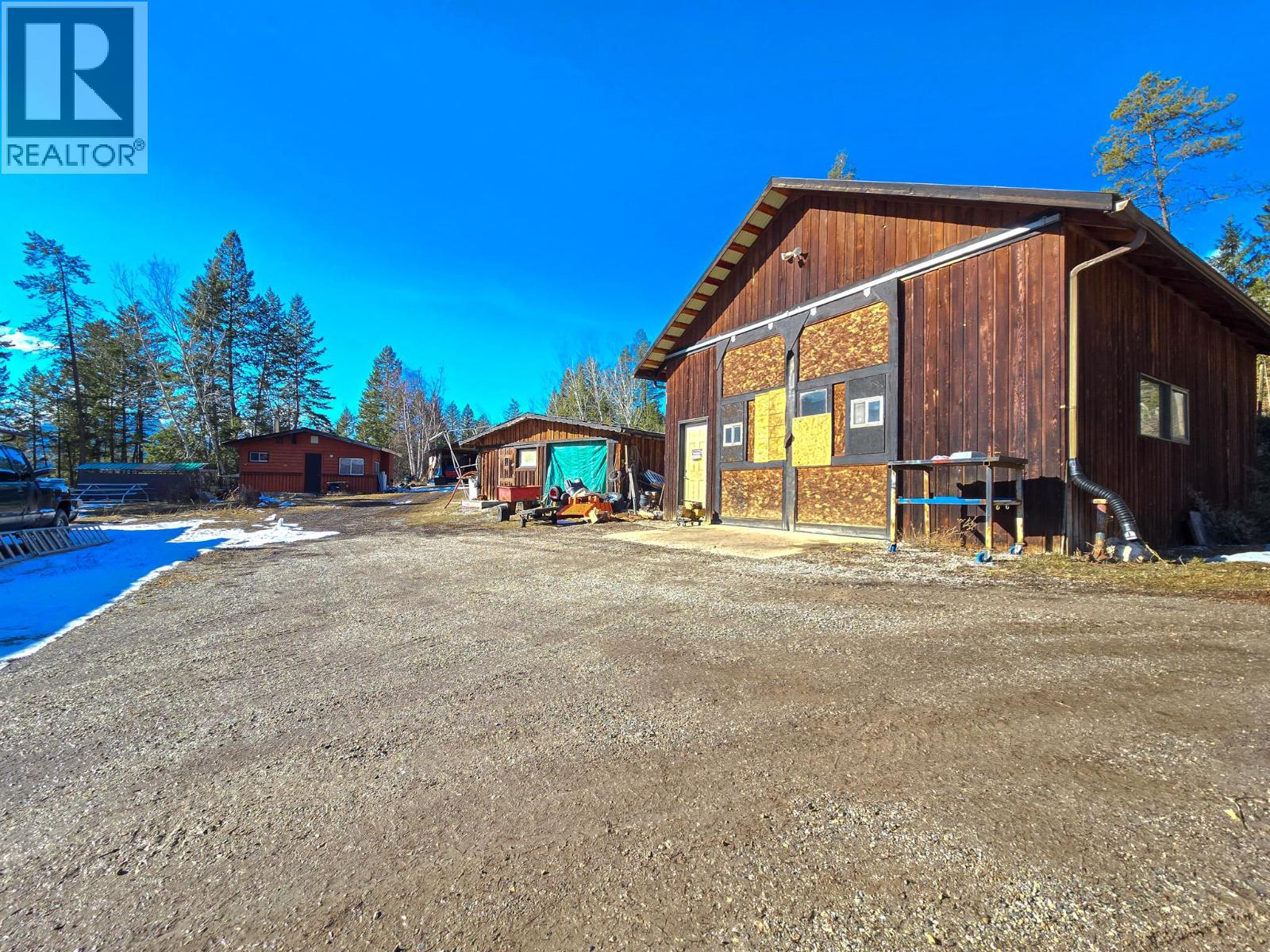 2837 Berrey Road, Brisco, British Columbia  V0A 1B0 - Photo 11 - 10377916