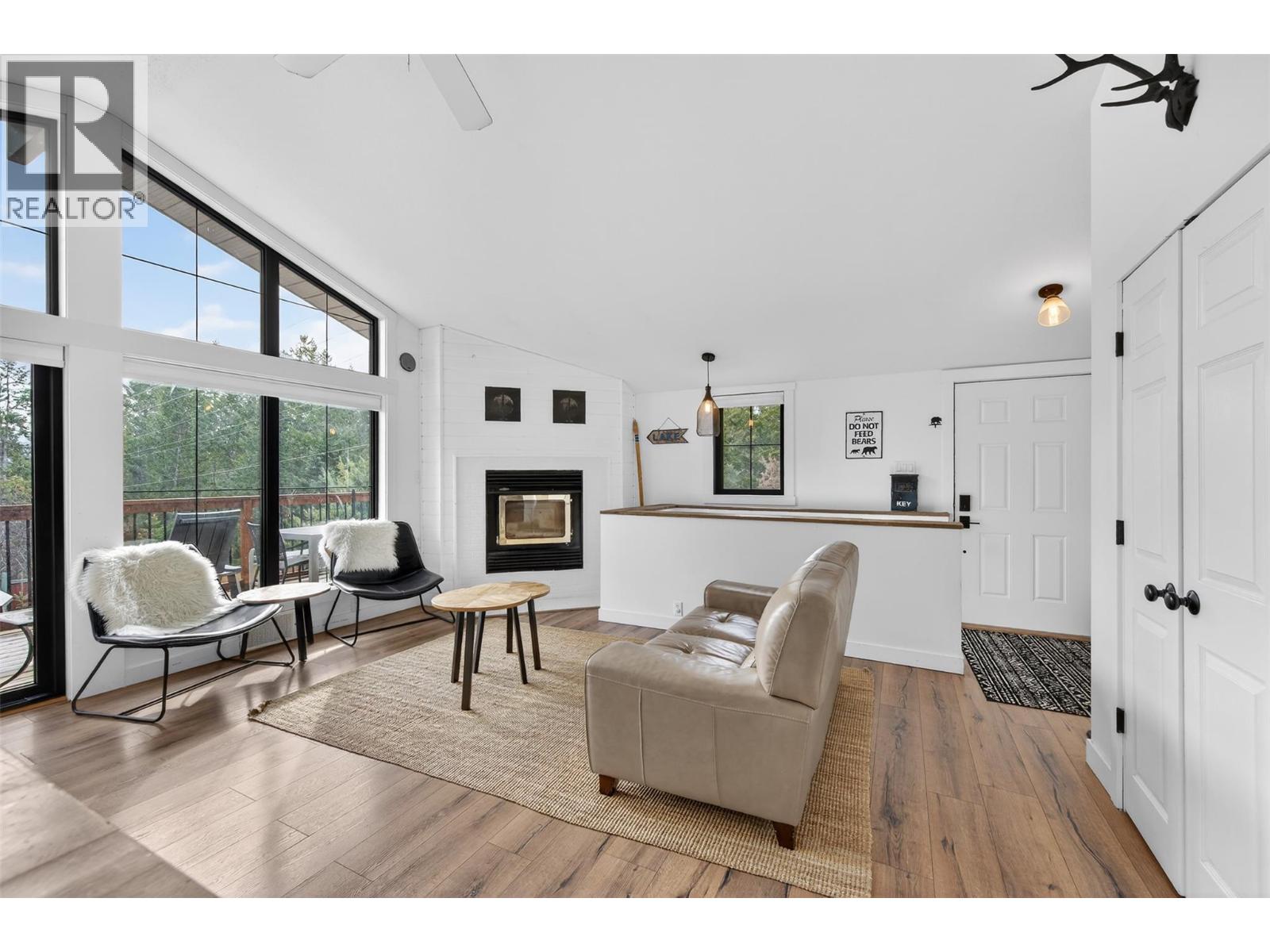 4962 Timberview Place, Windermere, British Columbia  V0A 1K3 - Photo 2 - 10378359