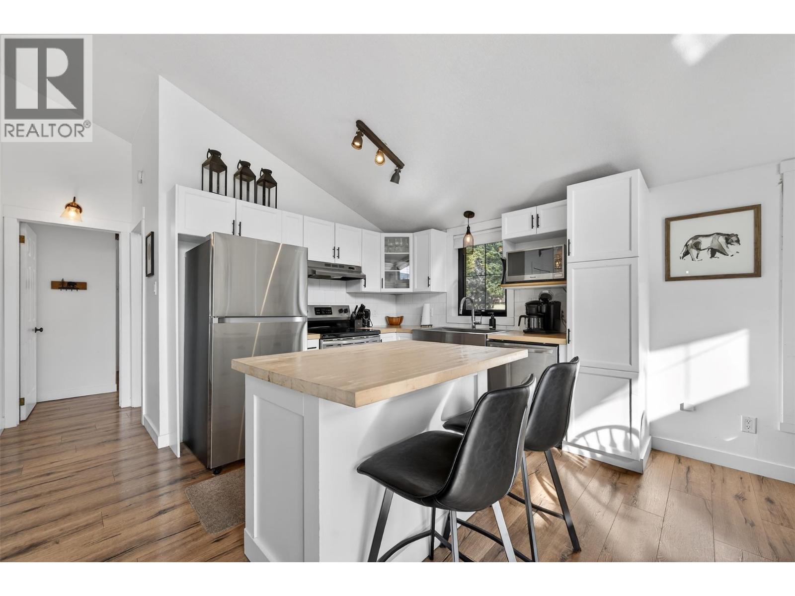 4962 Timberview Place, Windermere, British Columbia  V0A 1K3 - Photo 8 - 10378359