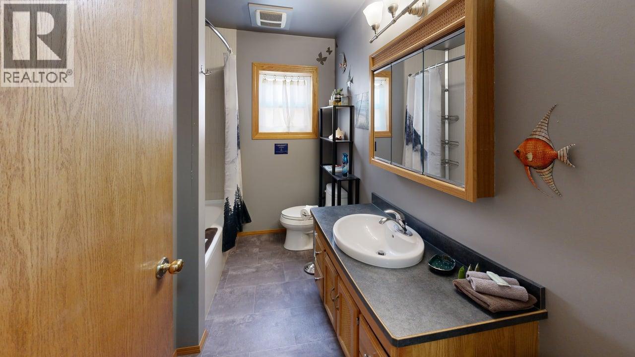 1693 Oberg Johnson Road, Golden, British Columbia  V0A 1H1 - Photo 16 - 10378413