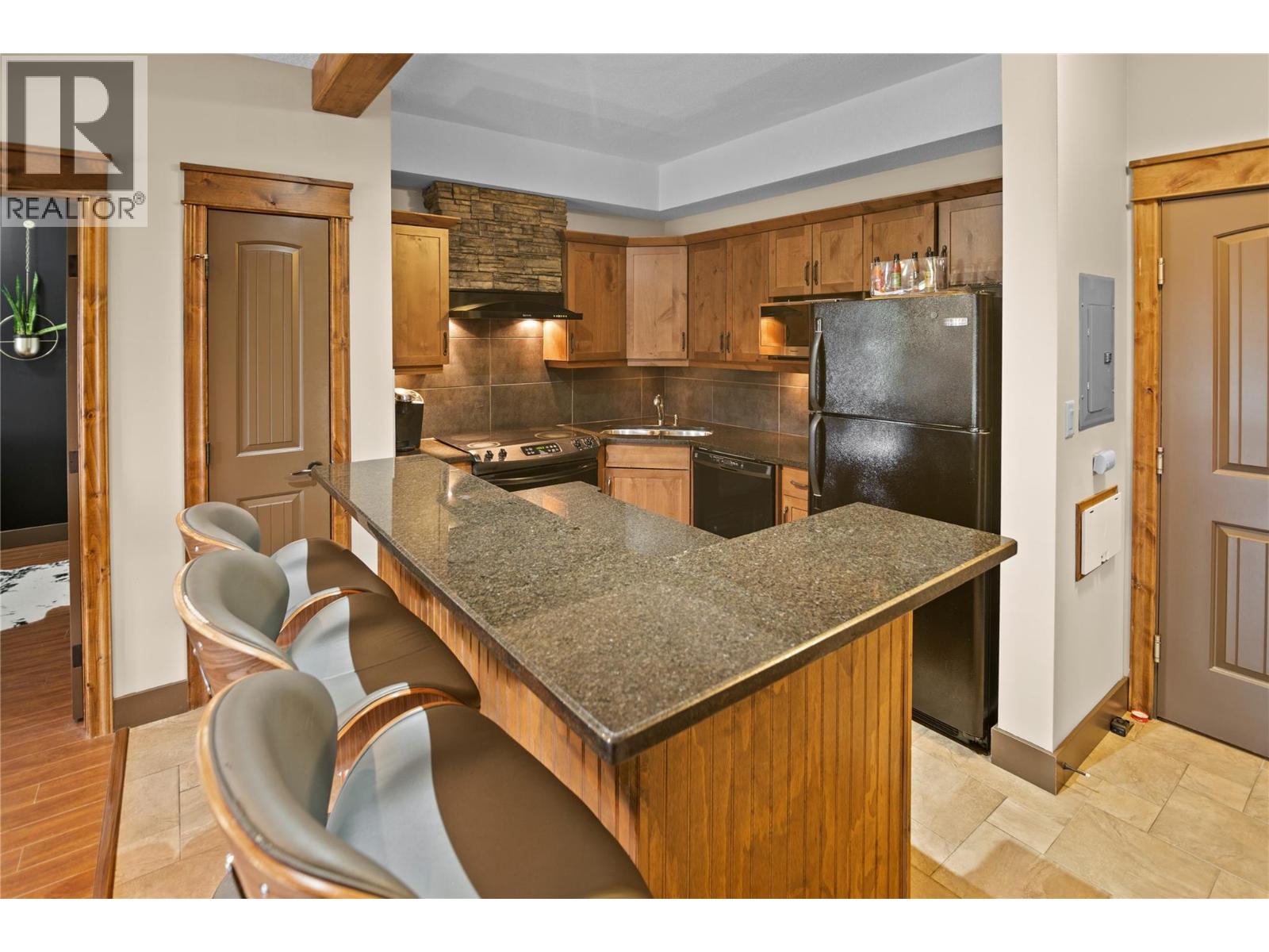 7495 Columbia Avenue Unit# 2206, Radium Hot Springs, British Columbia  V0A 1M0 - Photo 19 - 10378412