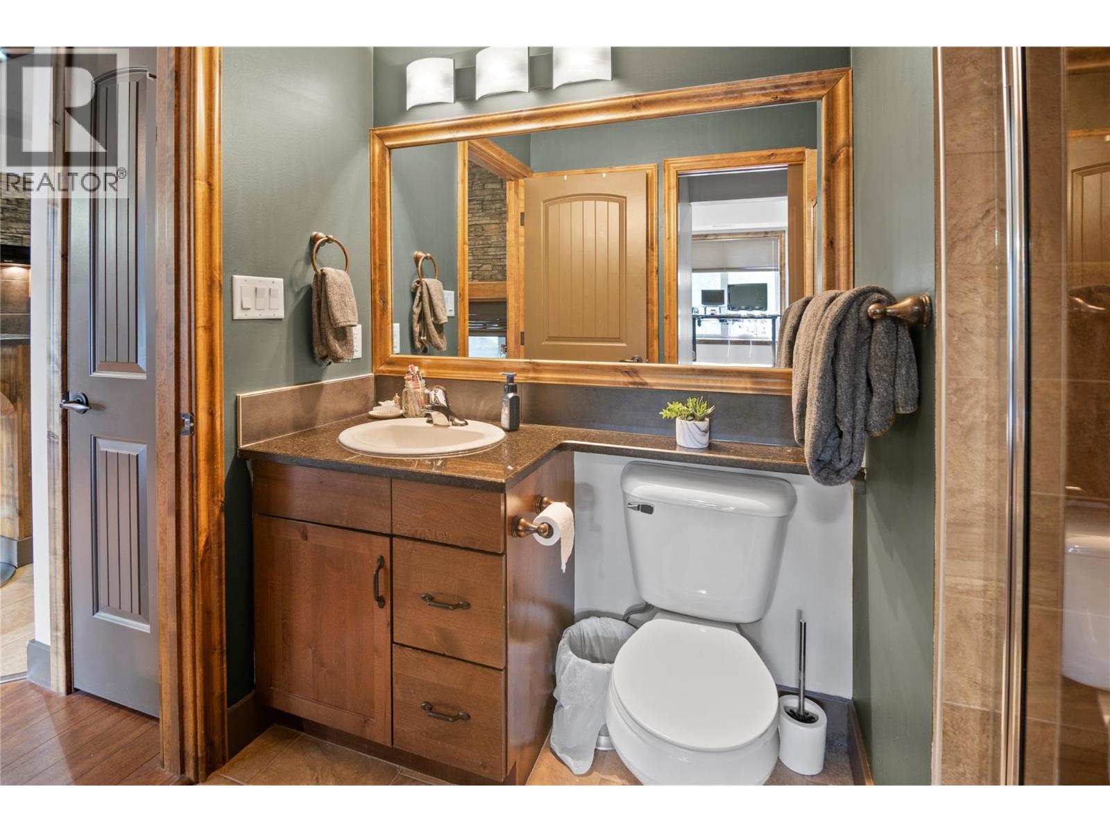 7495 Columbia Avenue Unit# 2206, Radium Hot Springs, British Columbia  V0A 1M0 - Photo 29 - 10378412