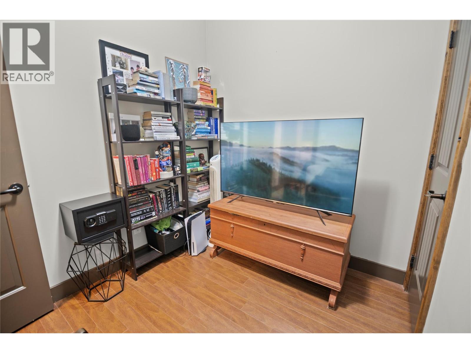 7495 Columbia Avenue Unit# 2206, Radium Hot Springs, British Columbia  V0A 1M0 - Photo 31 - 10378412