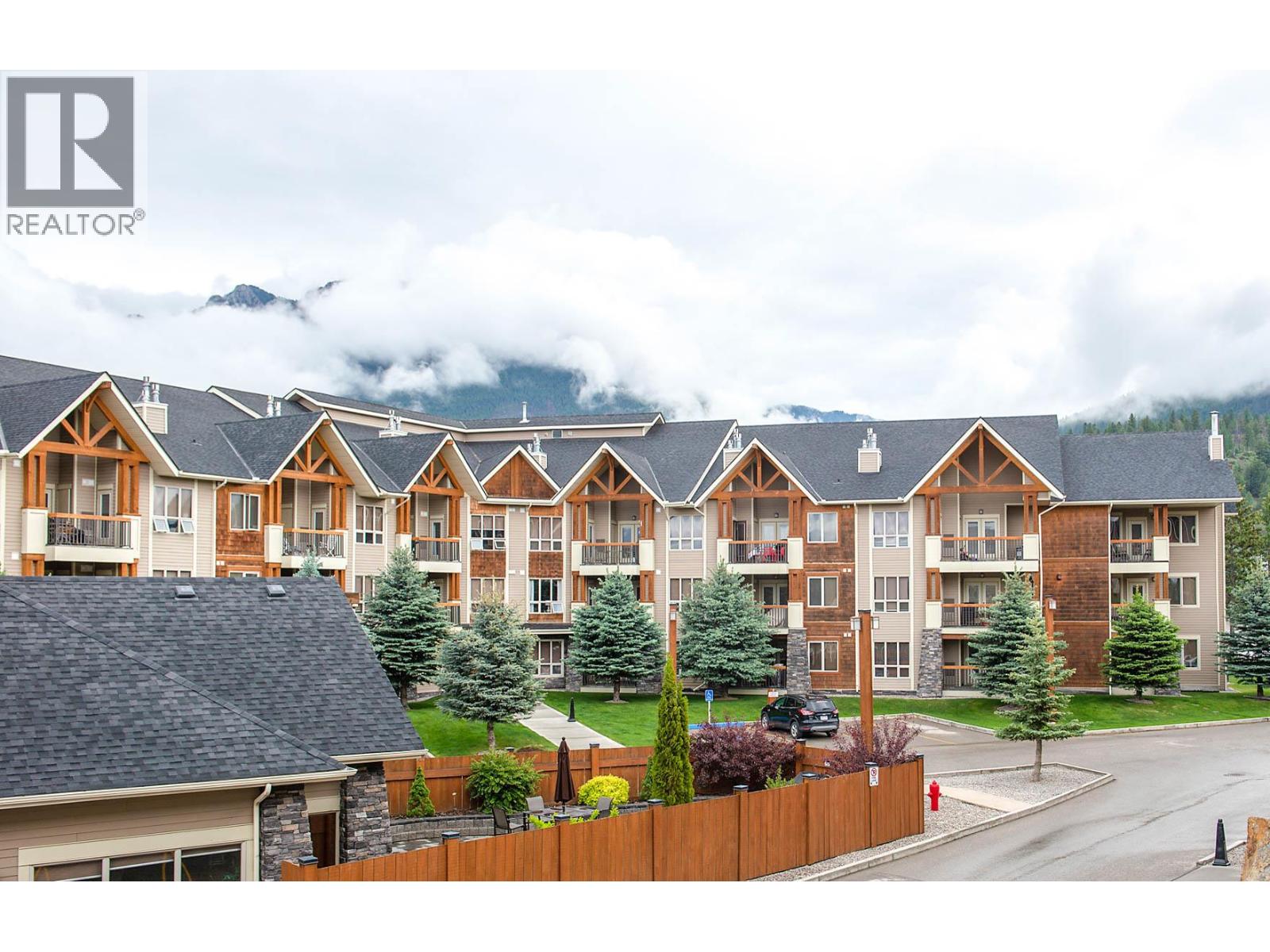 7495 Columbia Avenue Unit# 2206, Radium Hot Springs, British Columbia  V0A 1M0 - Photo 37 - 10378412