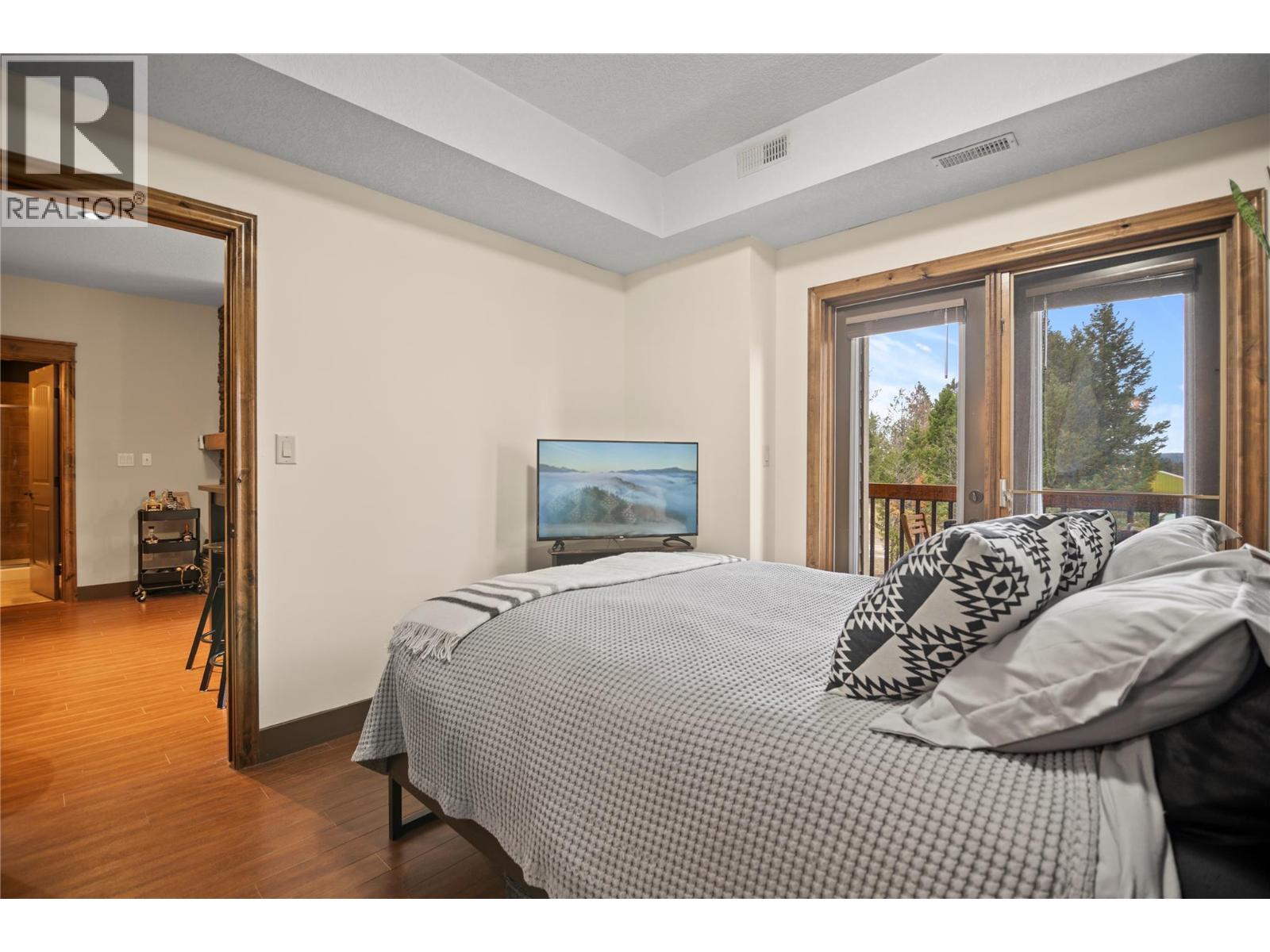 7495 Columbia Avenue Unit# 2206, Radium Hot Springs, British Columbia  V0A 1M0 - Photo 5 - 10378412