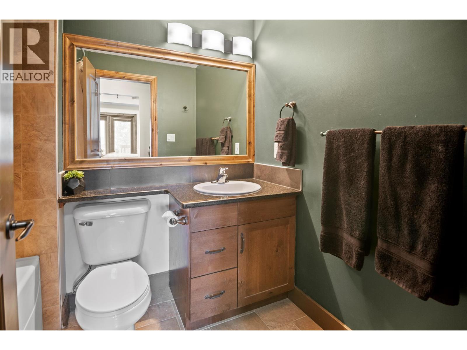 7495 Columbia Avenue Unit# 2206, Radium Hot Springs, British Columbia  V0A 1M0 - Photo 9 - 10378412