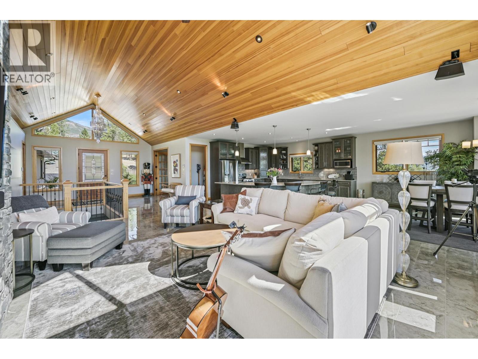 717 Lakeview Drive, Invermere, British Columbia  V0A 1K3 - Photo 20 - 10378376